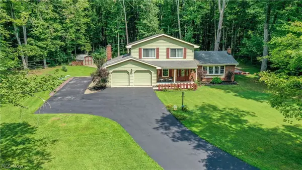 1238 Will O Wood Drive, Hubbard, OH 44425