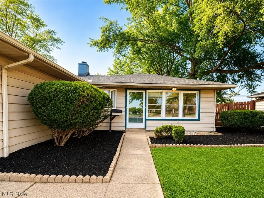 8880 W Ridgewood Drive, Parma Heights, OH 44130 - #2