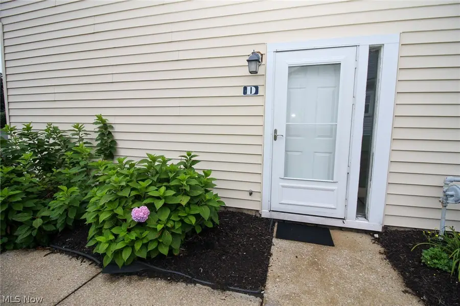 2551 Royal County Down #D, Uniontown, OH 44685 - #2