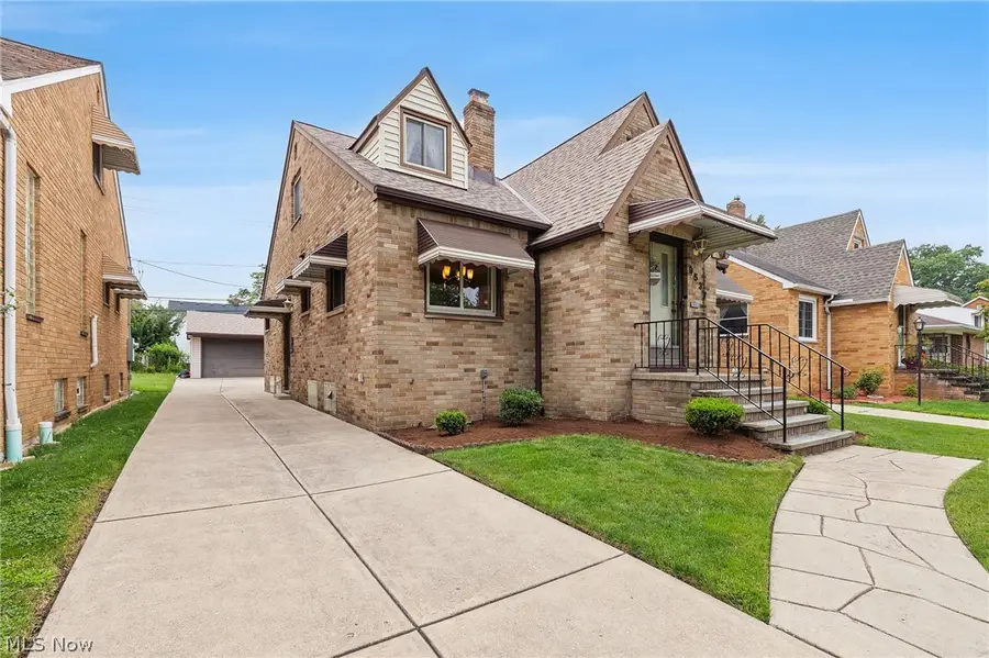 9537 Elsmere Drive, Parma, OH 44130 - #2