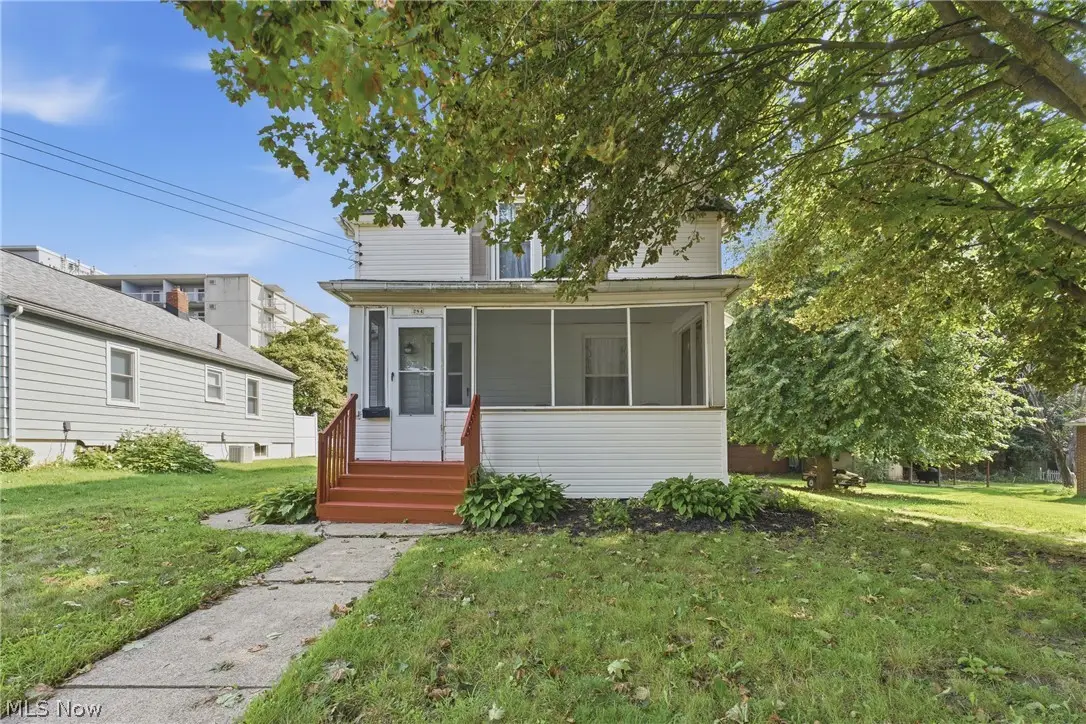 284 E Park Avenue, Barberton, OH 44203 - #1