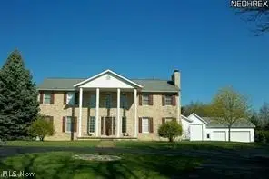 1415 Lake Center Nw Street, Uniontown, OH 44685