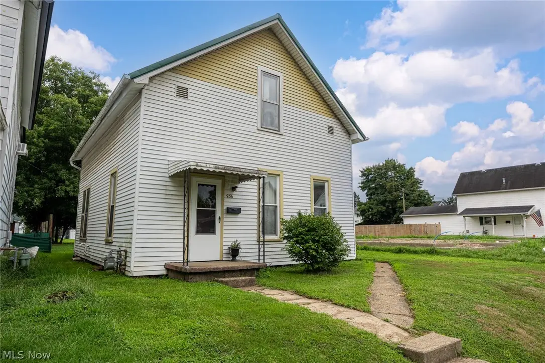 936 S Lawn Avenue, Coshocton, OH 43812 - #1
