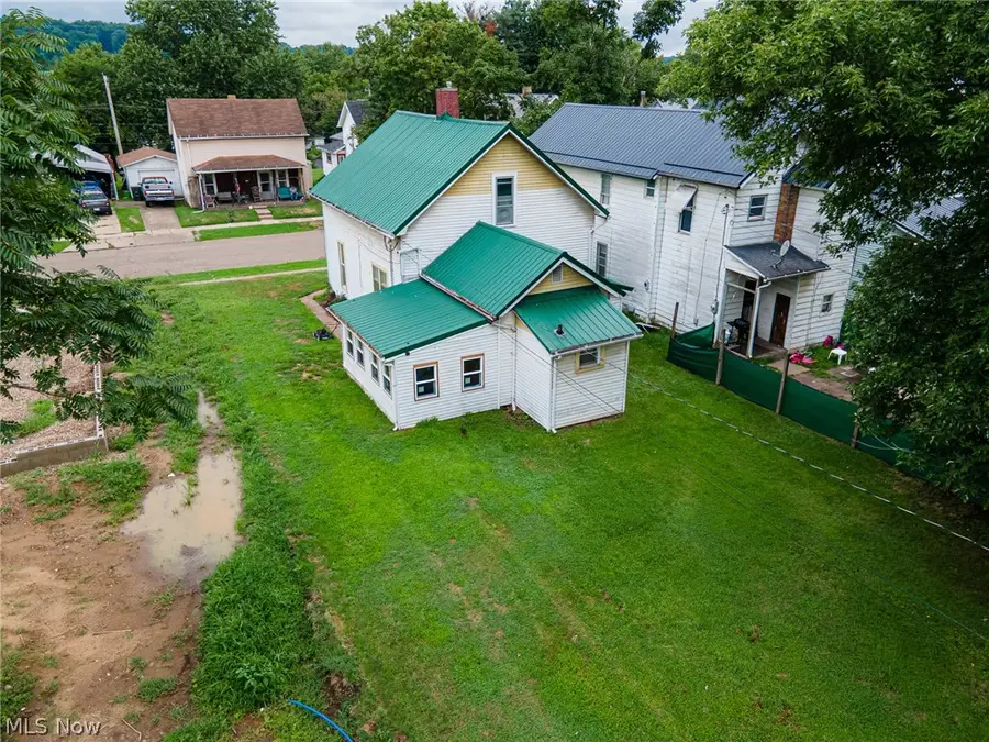 936 S Lawn Avenue, Coshocton, OH 43812 - #3