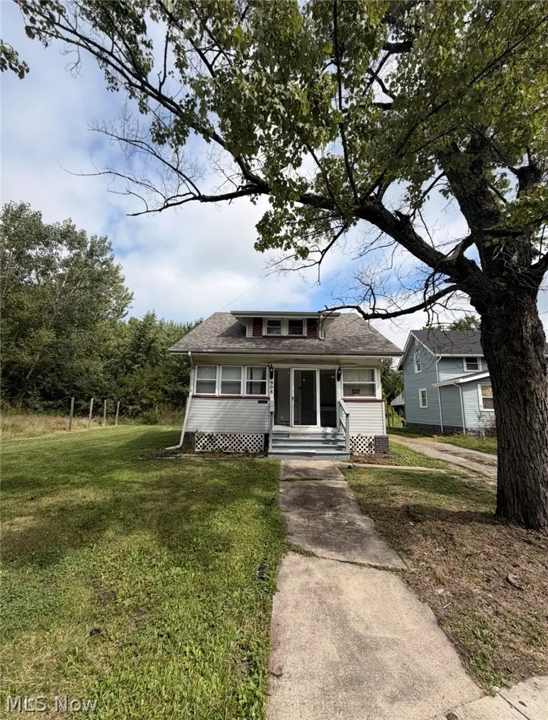 908 Palmyra Sw Road, Warren, OH 44485 - #1