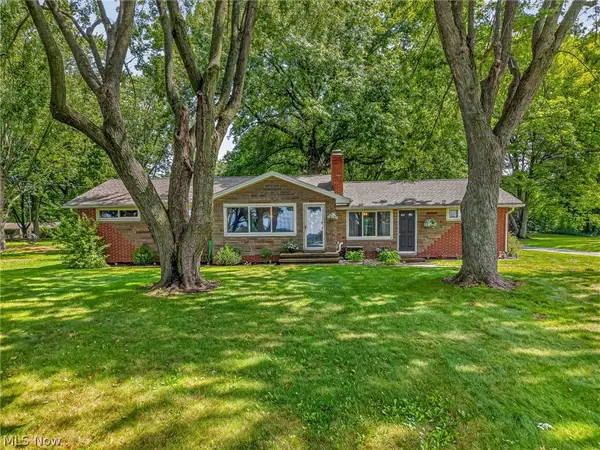 9842 Market N Avenue, Hartville, OH 44632