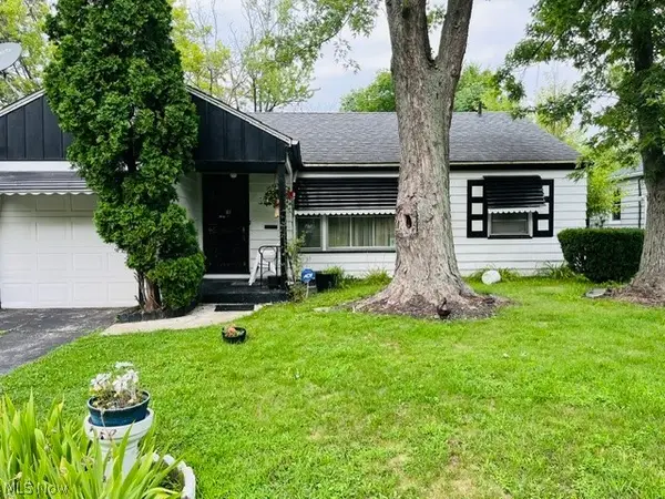 2465 Belvoir Boulevard, Cleveland, OH 44121