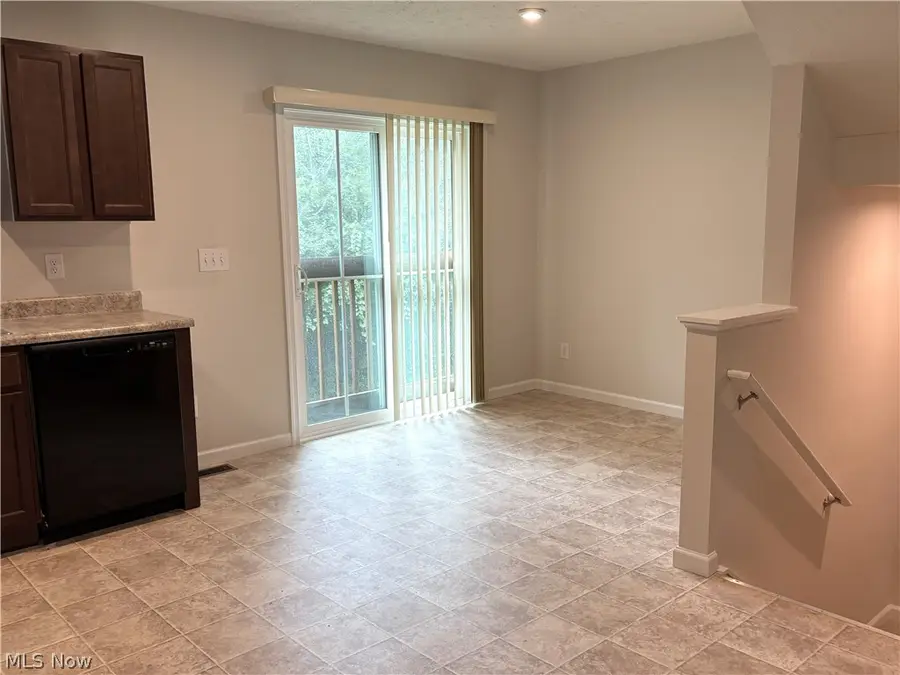 210 Raintree Lane, Painesville, OH 44077 - #3