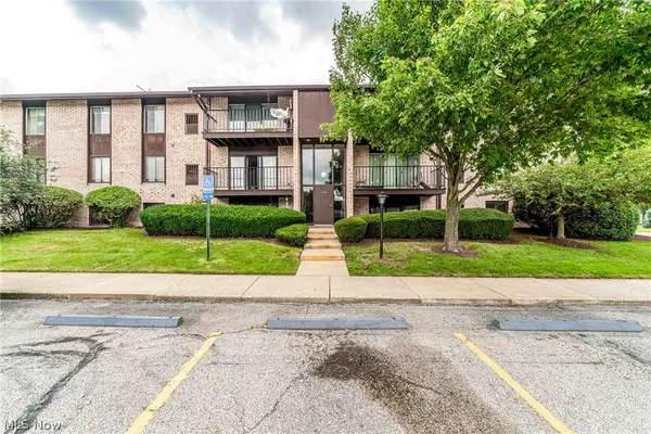 16340 Heather Lane, Middleburg Heights, OH 44130
