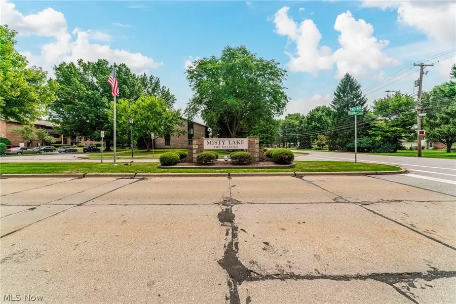 16340 Heather Lane, Middleburg Heights, OH 44130 - #2