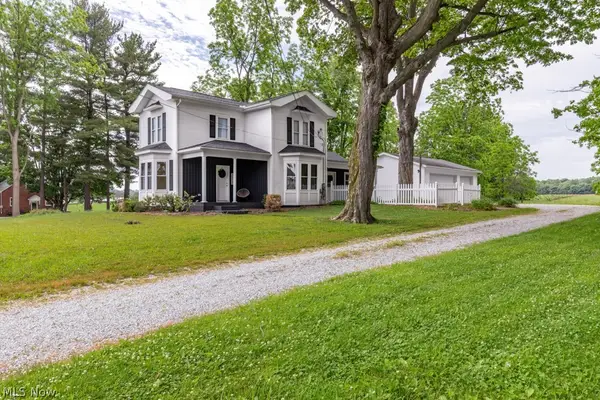 7377 Pontius Ne Street, Hartville, OH 44632