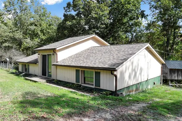 852 Wallace Road, Little Hocking, OH 45742