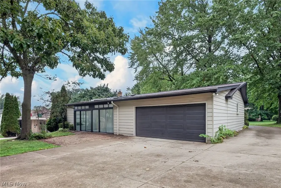 720 Lorena Sw Street, North Canton, OH 44720 - #3