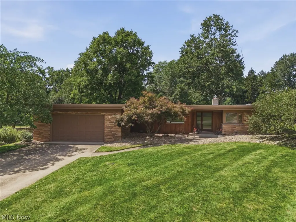1111 Singing Brook Nw Avenue, Massillon, OH 44646 - #1