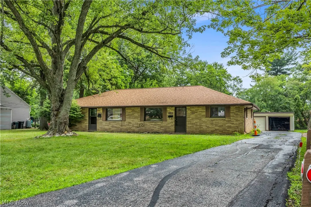 14185 Niagara Drive, Strongsville, OH 44136 - #1