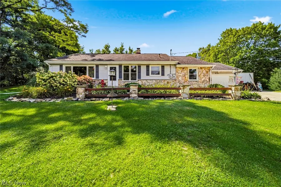 219 W Mennonite Road, Aurora, OH 44202 - #3