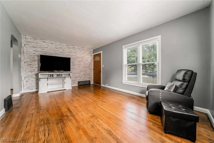 22589 Macbeth Avenue, Fairview Park, OH 44126 - #3