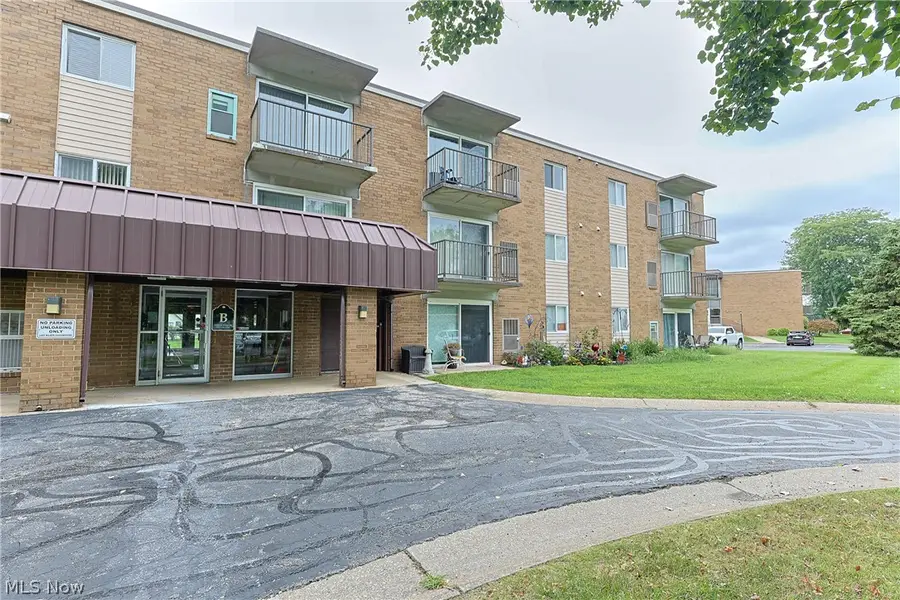 1315 S Lake Wilmer Drive #303, Sandusky, OH 44870 - #2
