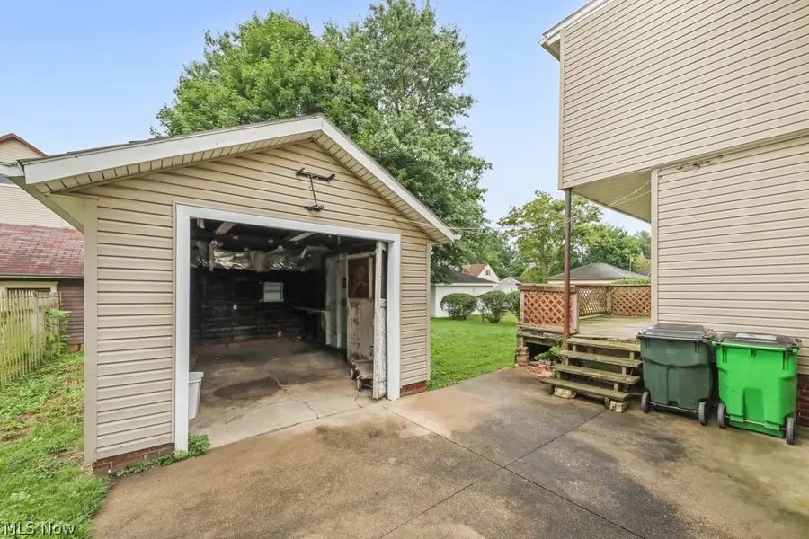 247 W Summit Street, Alliance, OH 44601 - #2