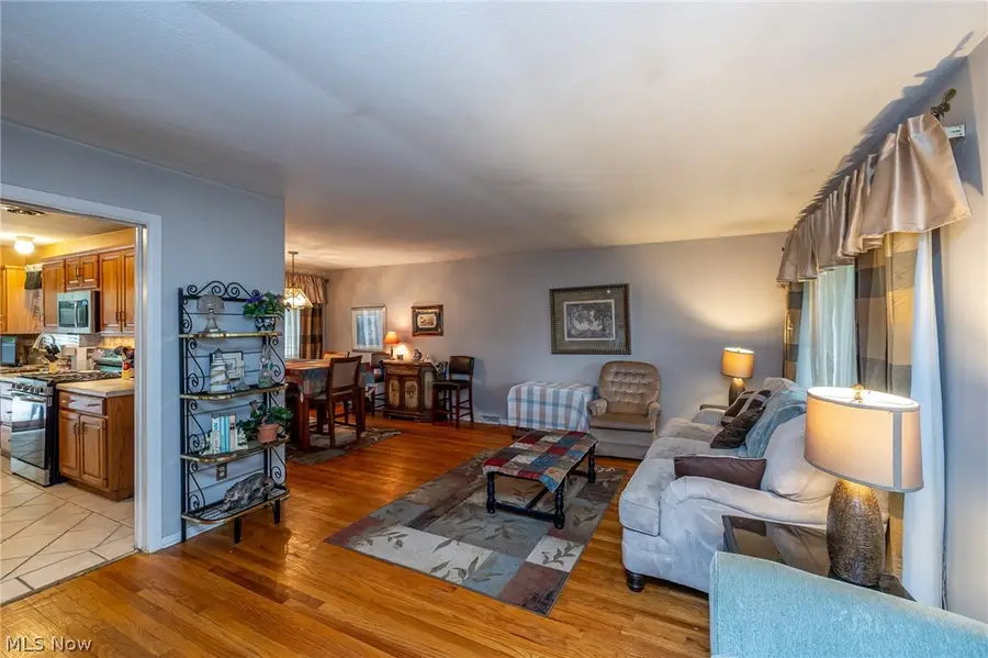6389 W 54th Street, Parma, OH 44129 - #2