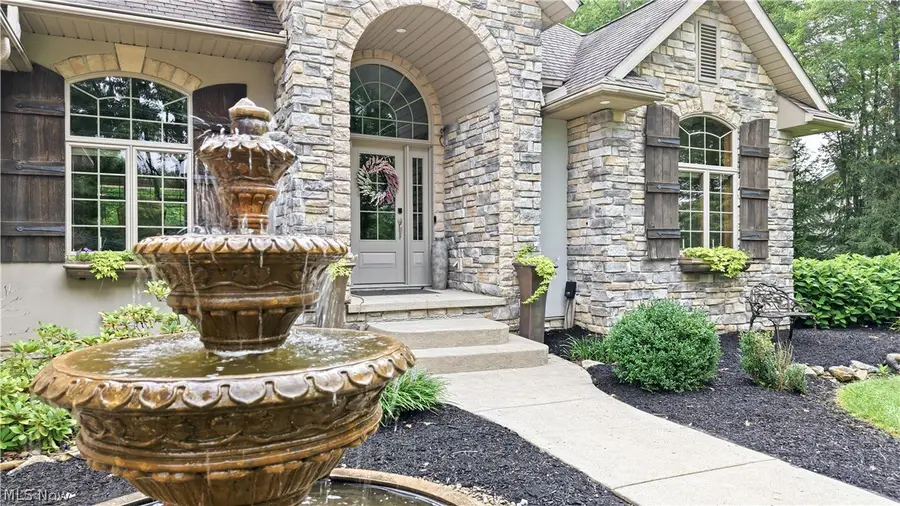 5560 Oak Hill Drive, Warren, OH 44481 - #3