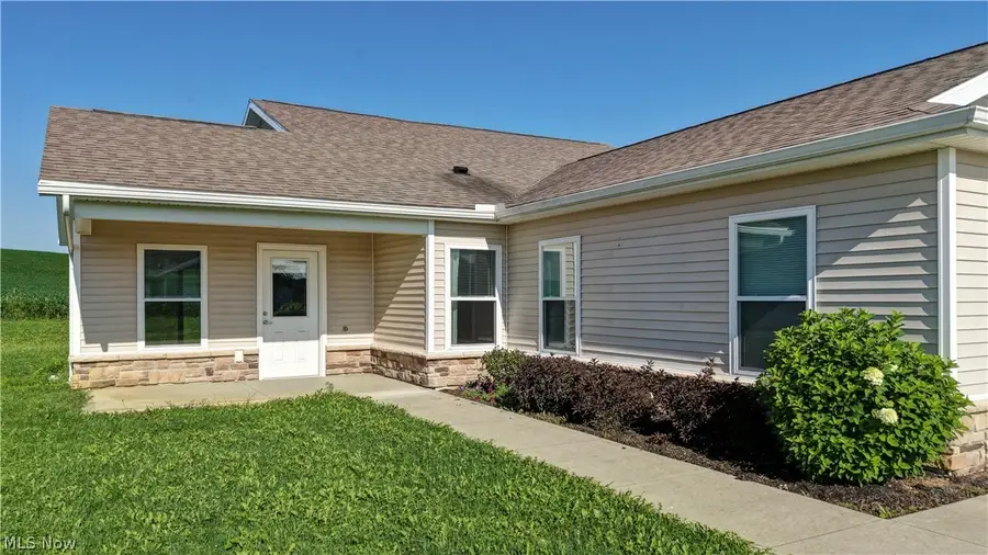 586 Keim Nw Drive, Strasburg, OH 44680 - #2