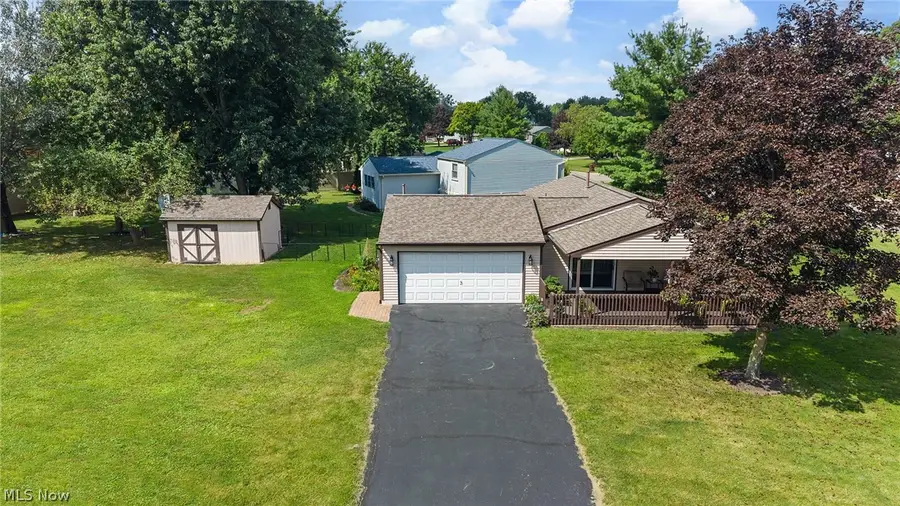 137 Chapel Hill Nw Drive, Warren, OH 44483 - #2