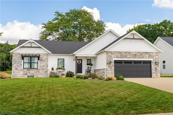 5705 Shadow Ridge Nw Circle, North Canton, OH 44720