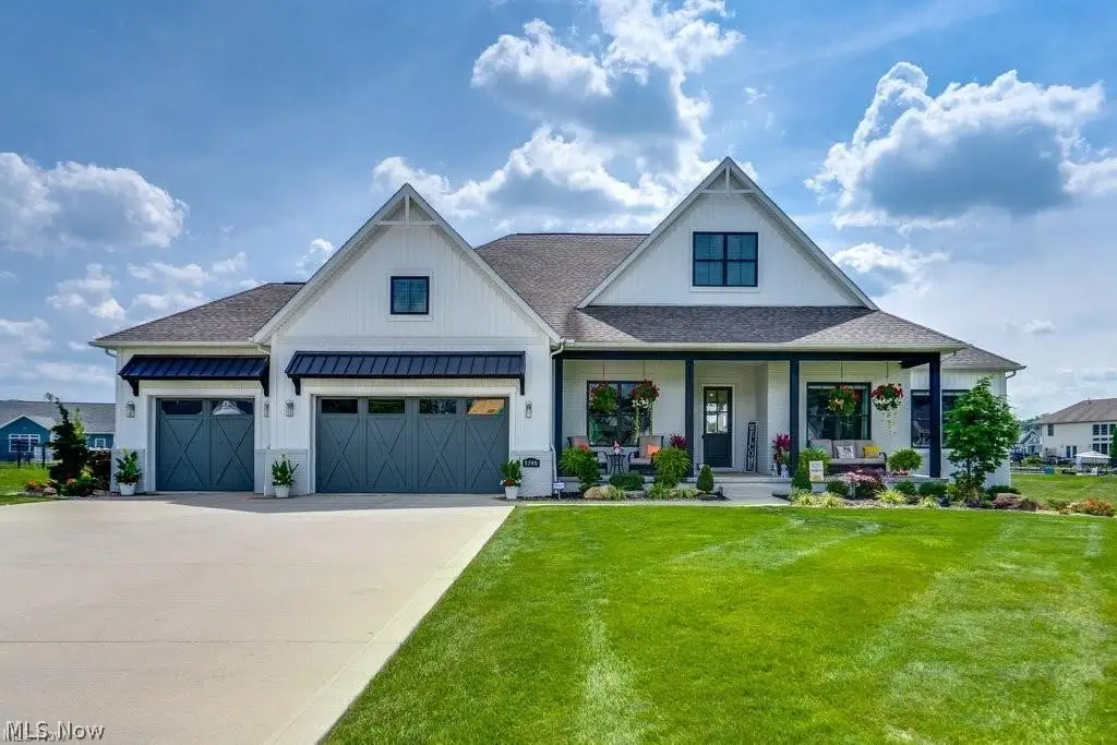 5740 Shadow Ridge Nw Circle, North Canton, OH 44720 - #1