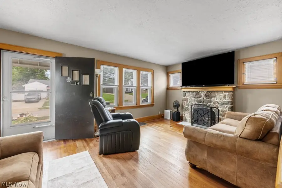 1392 Indianola Avenue, Akron, OH 44305 - #3