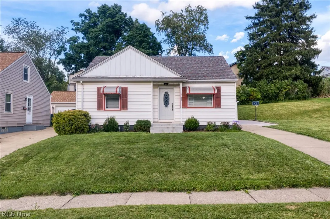 44 15th Nw Street, Massillon, OH 44647 - #1