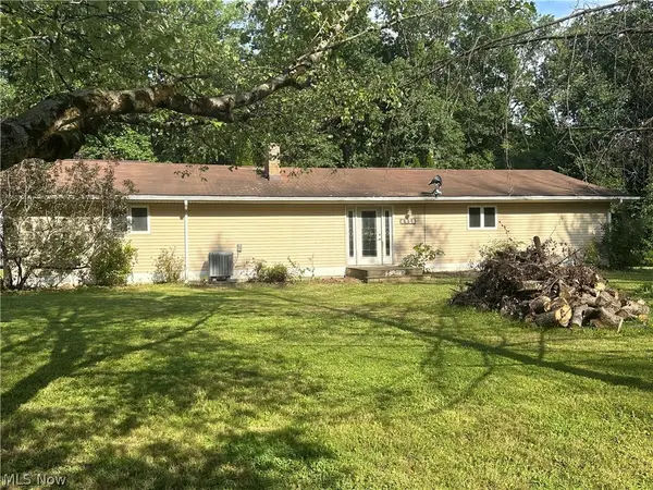 4918 Lakeview Road, West Farmington, OH 44491