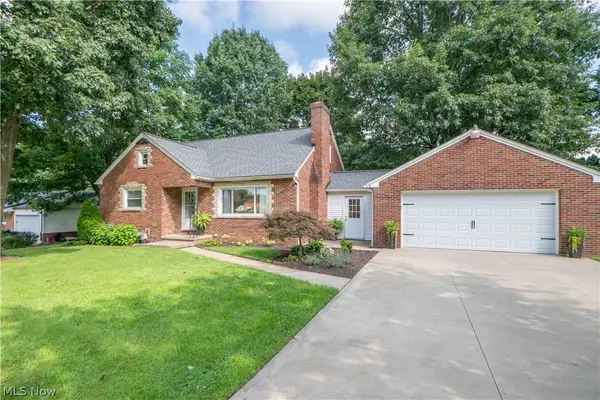 1215 Easton Ne Street, Canton, OH 44721