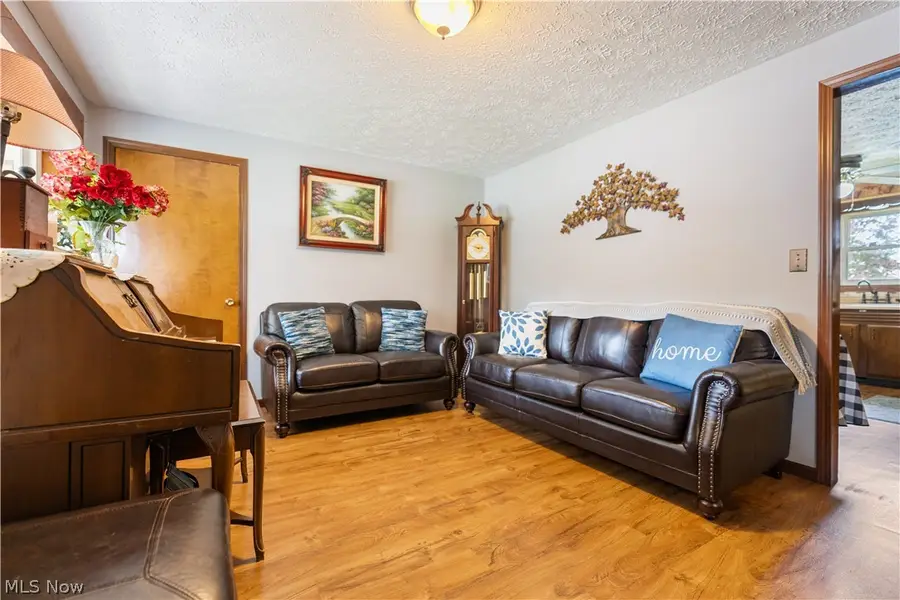 1015 Carnwise Sw Street, Canton, OH 44706 - #3