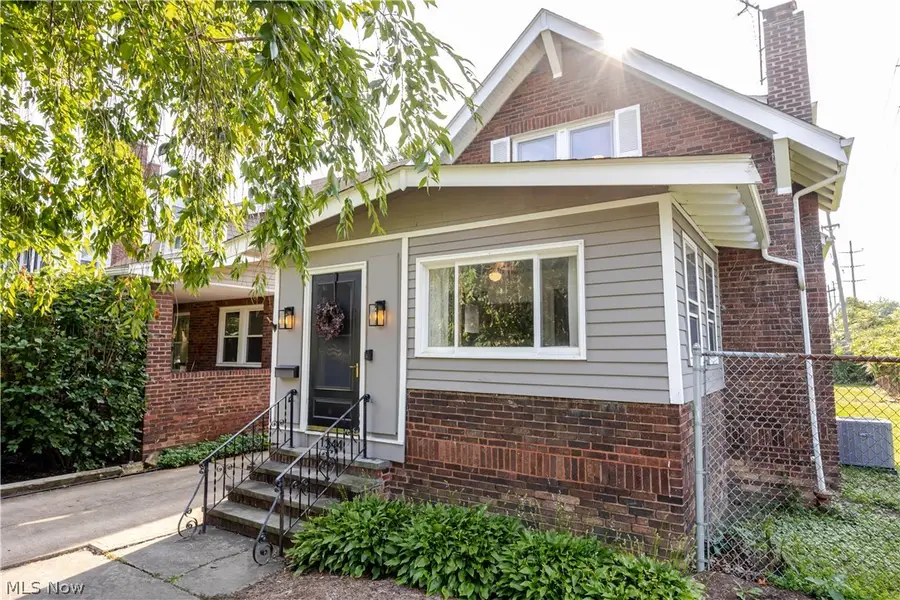 1344 Manor Park Avenue, Lakewood, OH 44107 - #3
