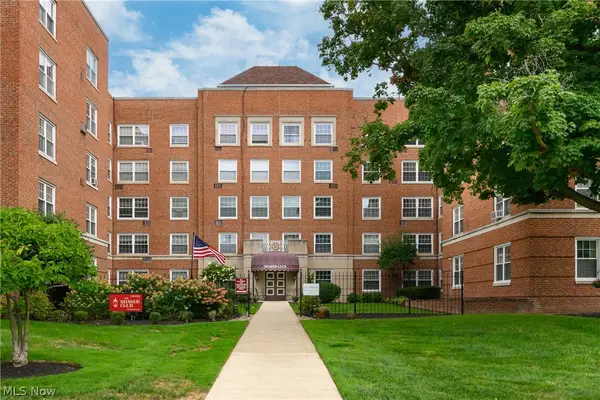 19101 Van Aken Boulevard #421, Shaker Heights, OH 44122