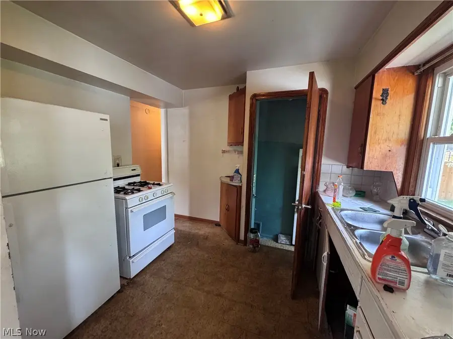 11310 W Sprague Road, Parma, OH 44130 - #2
