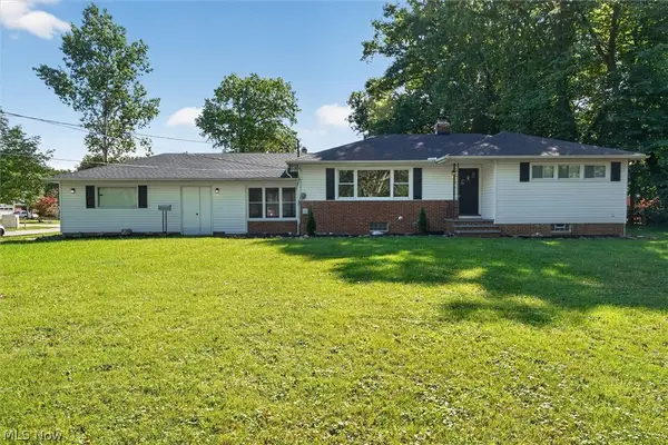 4223 Canterbury Road, North Olmsted, OH 44070