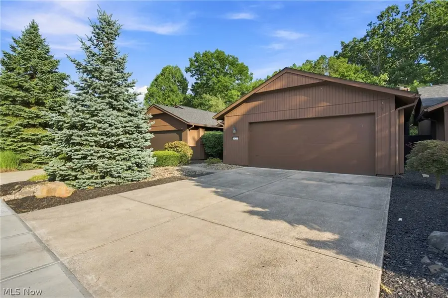 18259 Glencreek Lane, Strongsville, OH 44136 - #2