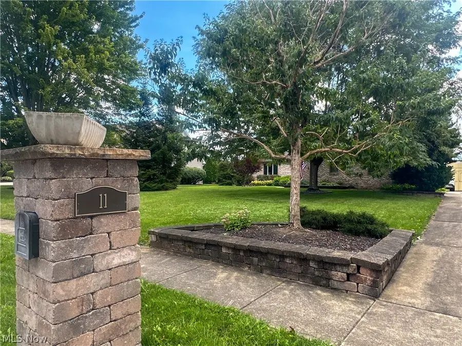 11 Mohawk Drive, Girard, OH 44420 - #2