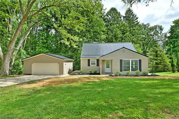 1911 Hubbard Thomas Road, Hubbard, OH 44425