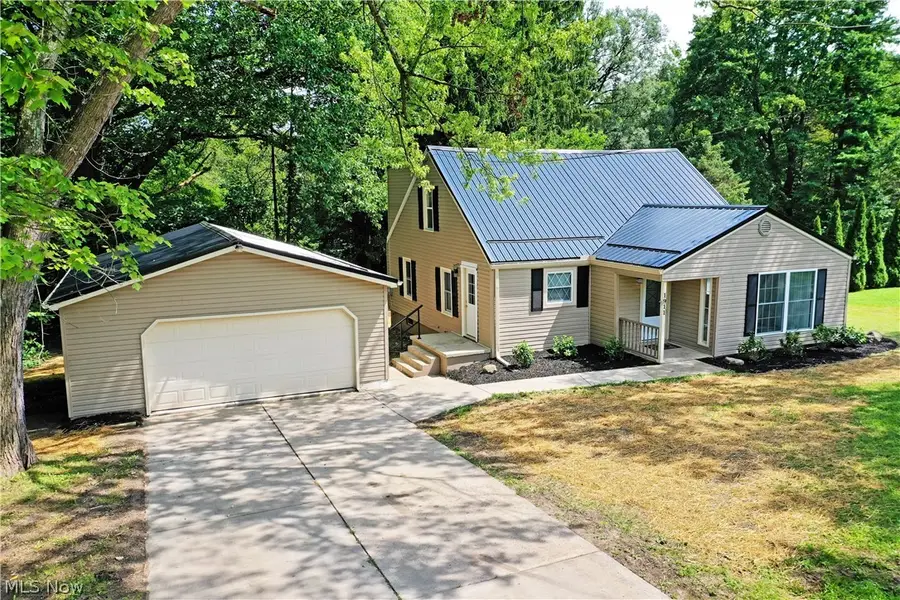 1911 Hubbard Thomas Road, Hubbard, OH 44425 - #2