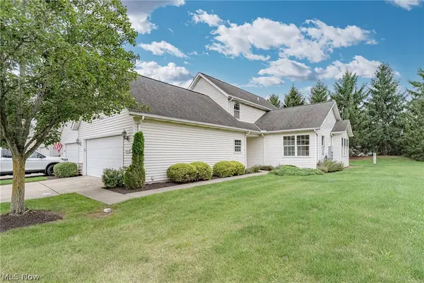 8757 Roberts Court #25C, Olmsted Falls, OH 44138