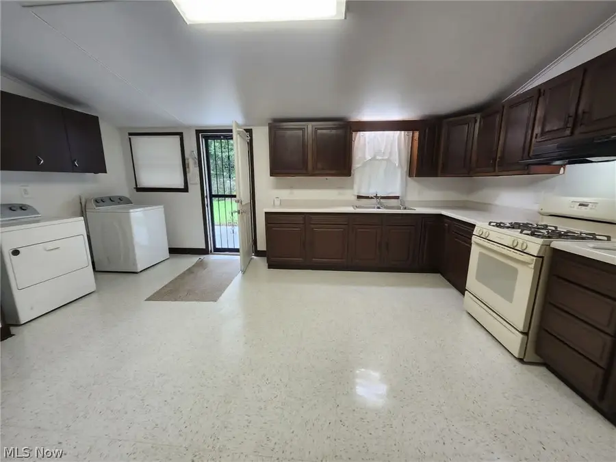 536 Oak Sw Circle, Warren, OH 44485 - #3