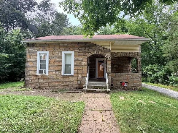 572 East Avenue, Akron, OH 44320