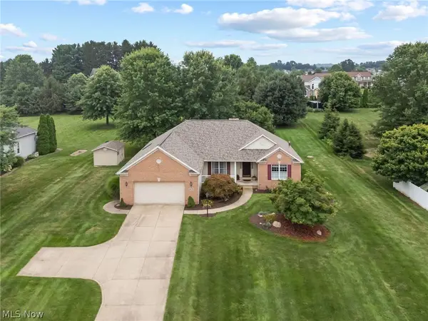 2274 Lake Center Nw Street, Uniontown, OH 44685