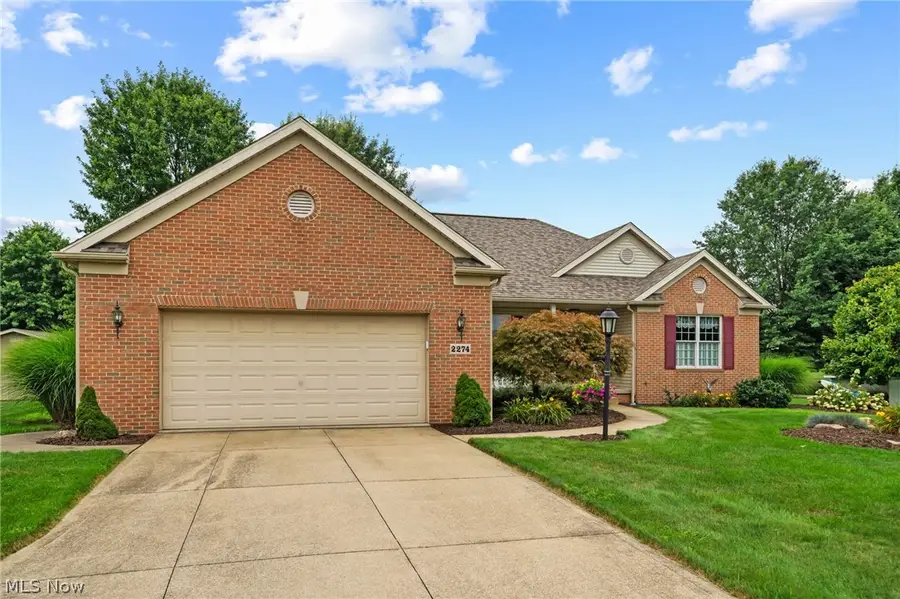 2274 Lake Center Nw Street, Uniontown, OH 44685 - #2