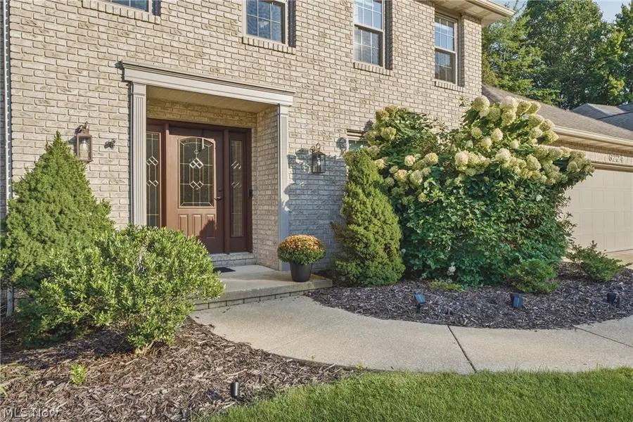 6224 Sandy Ridge Nw Circle, North Canton, OH 44720 - #2