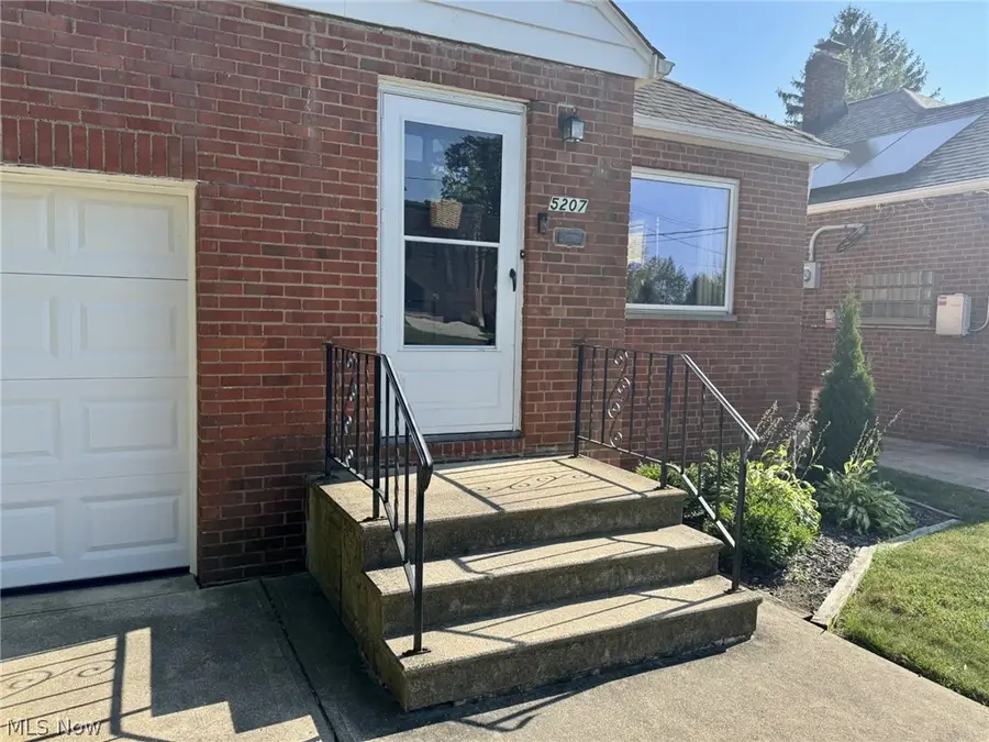 5207 Redfern Road, Parma, OH 44134 - #3