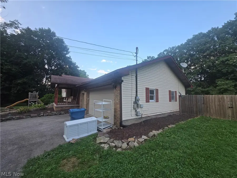 1185 Ellsworth Bailey Sw Road, Lordstown, OH 44481 - #2